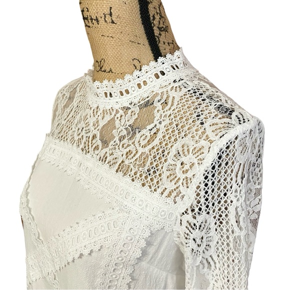 White Lace Long Sleeve Mock Neck Blouse Size M - Picture 7 of 10